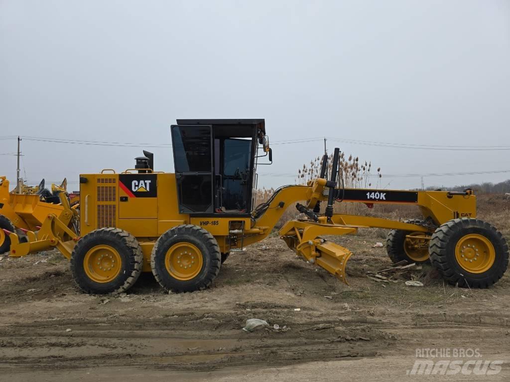 CAT 140K Gréderek