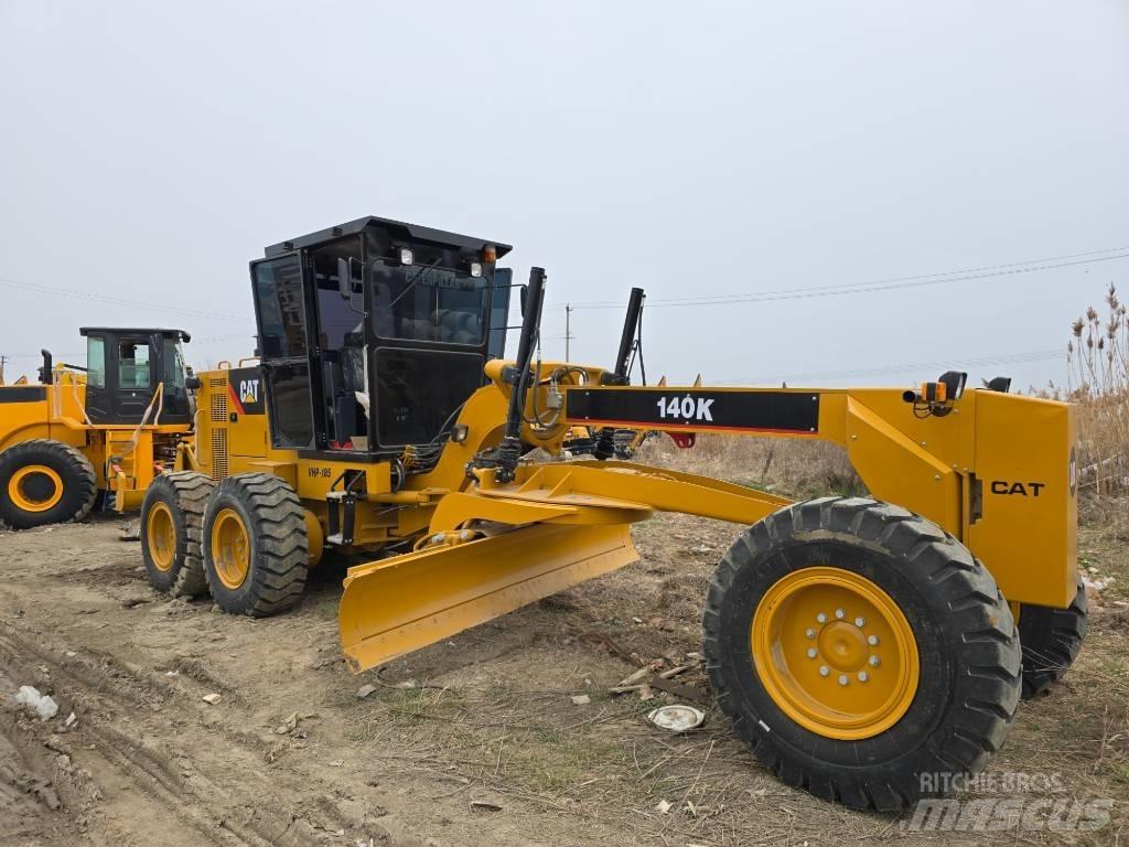 CAT 140K Gréderek