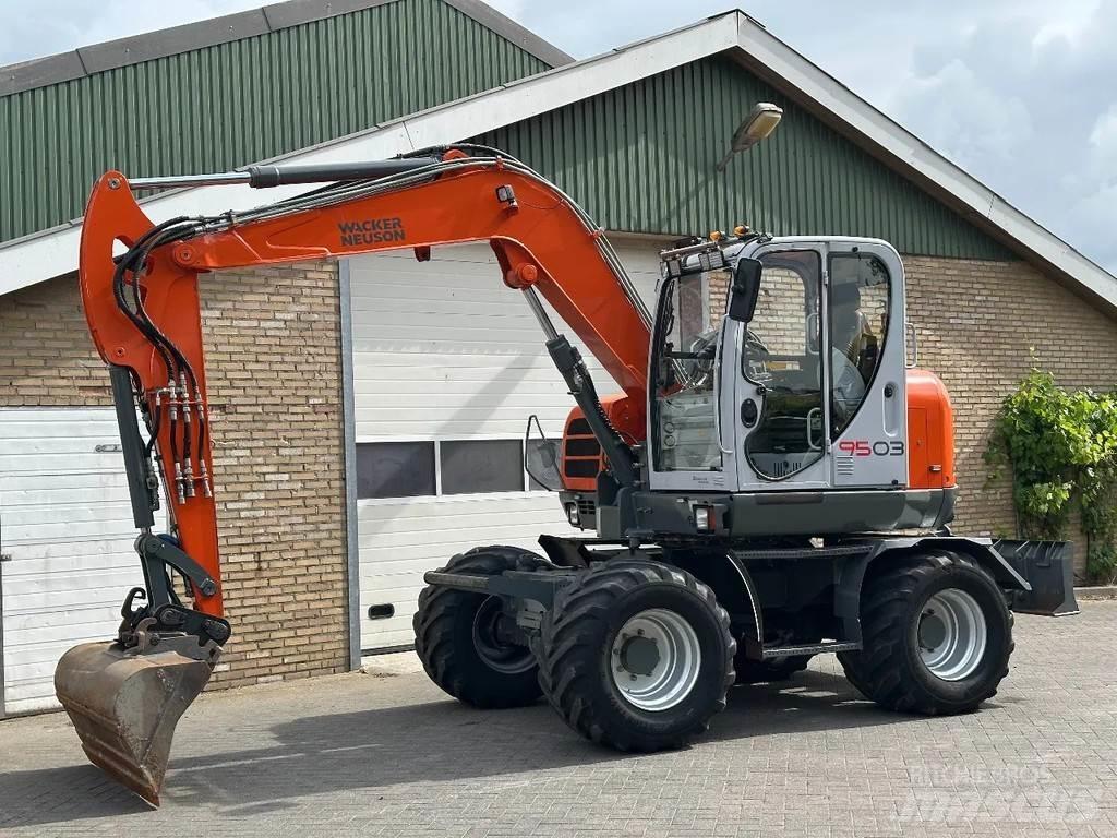 Neuson 9503 Közepes (midi) kotrók 7 t - 12 t