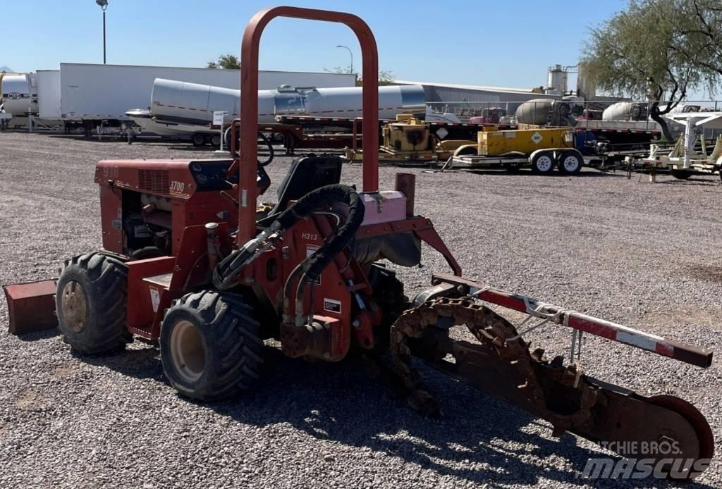 Ditch Witch 3700 DD Árokásók