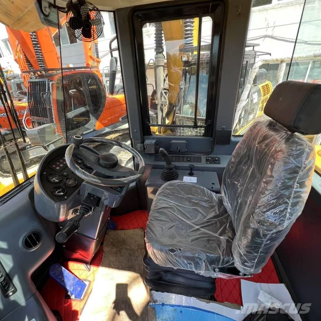 SDLG LG 958 L Gumikerekes homlokrakodók