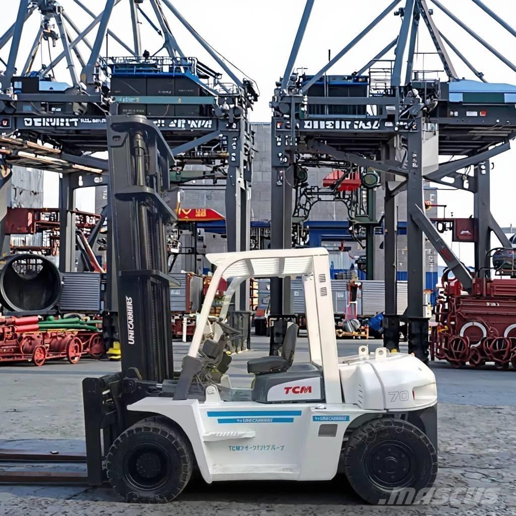 TCM FD 70 Z8 Dobozos teherautók