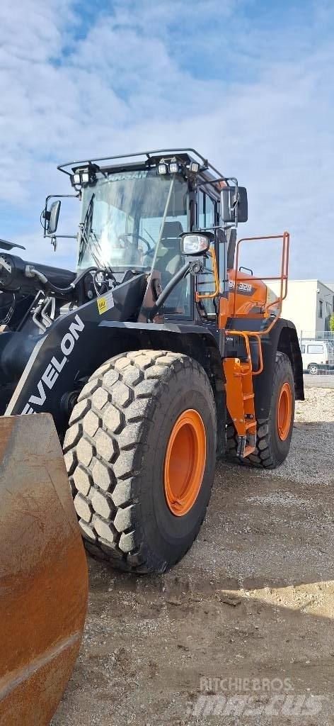 Doosan DL 320-7 Gumikerekes homlokrakodók