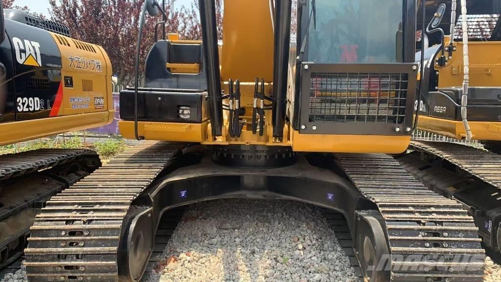 CAT 323 D L Lánctalpas kotrók