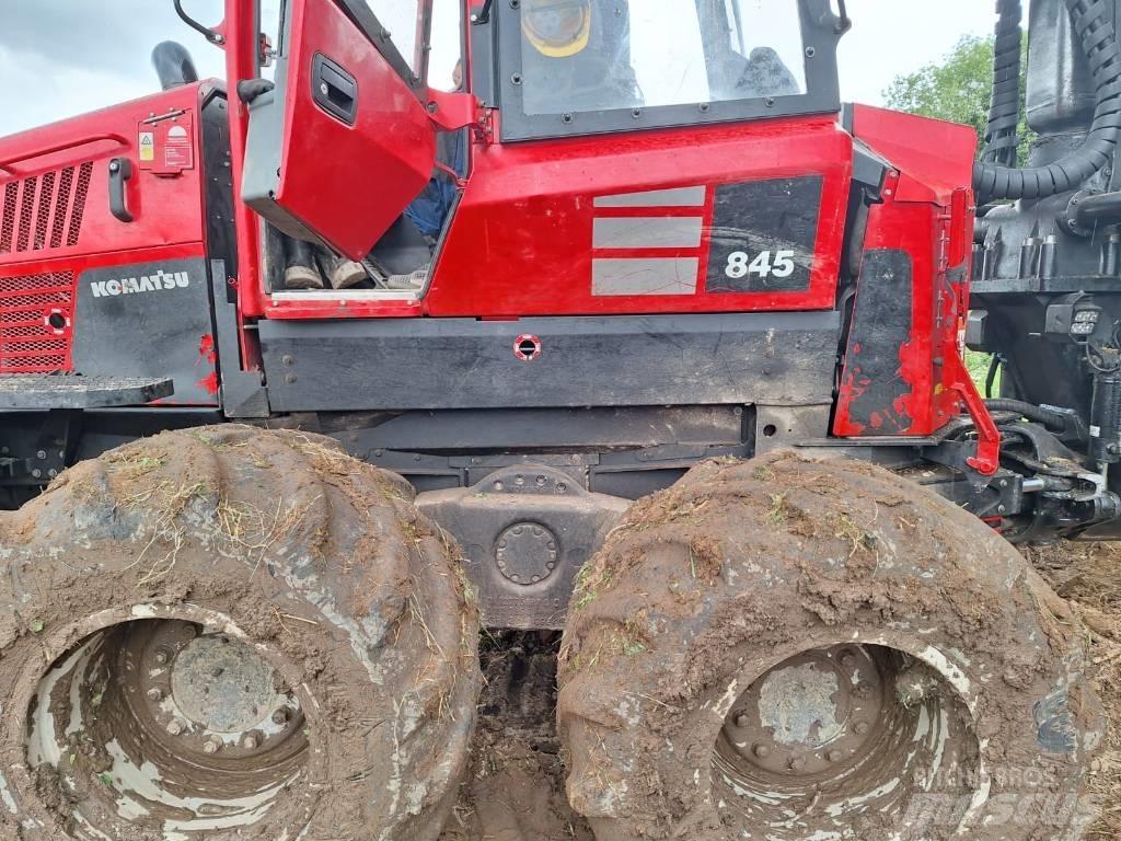 Komatsu 845 Kihordók