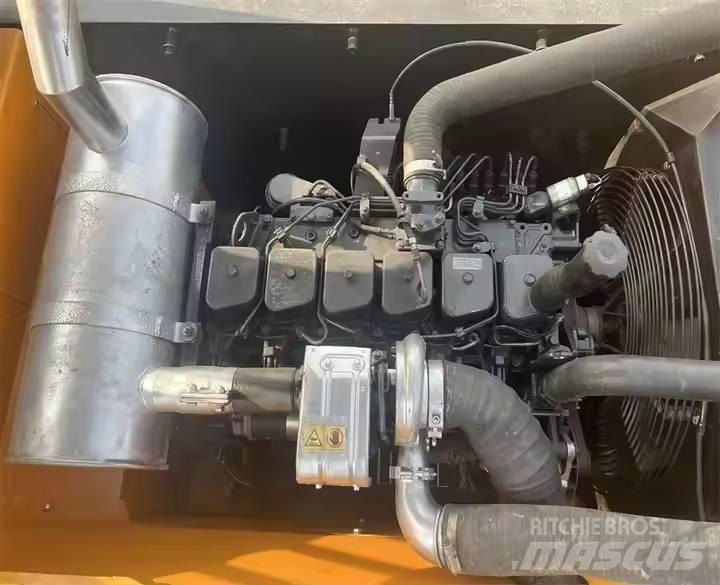 Hyundai R220-9S Lánctalpas kotrók