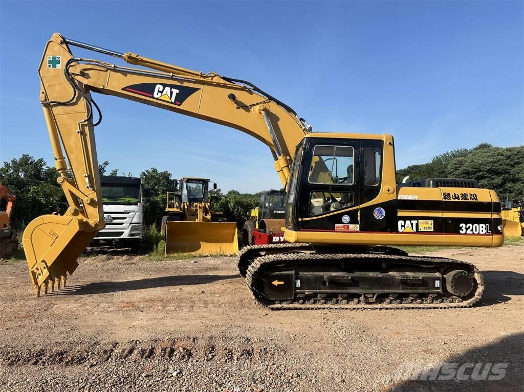 CAT 320 B Lánctalpas kotrók