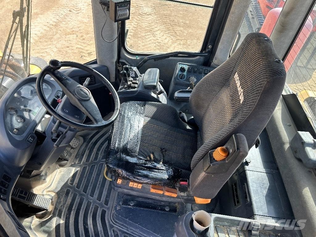 Komatsu WA 380-5 Gumikerekes homlokrakodók