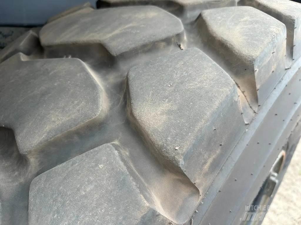 CASE 721G Gumikerekes homlokrakodók