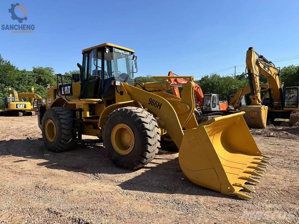 CAT 966 H Gumikerekes homlokrakodók