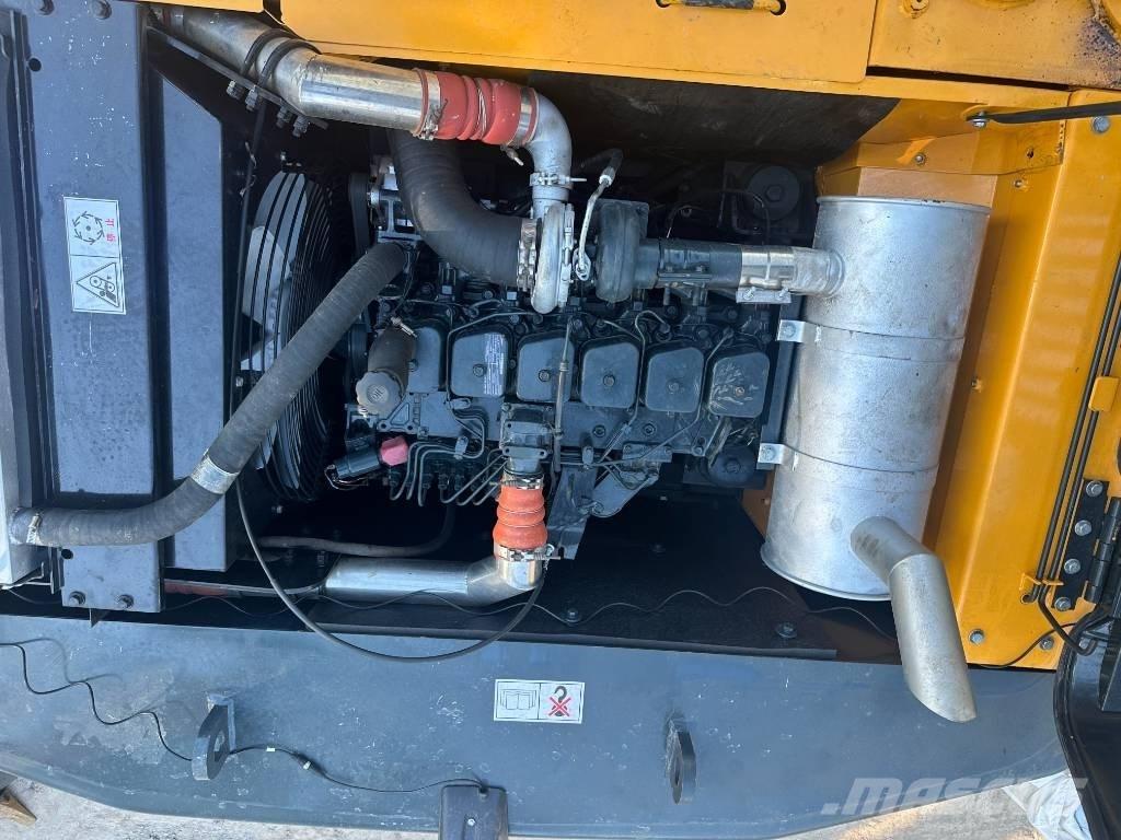 Hyundai HX 220 Lánctalpas kotrók