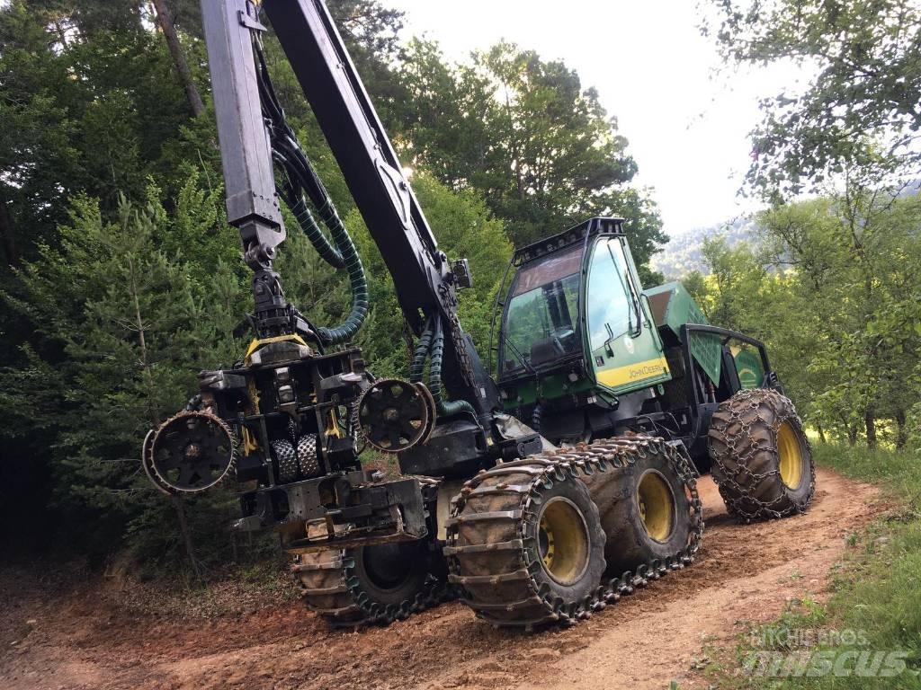 John Deere 1270 D Betakarítók