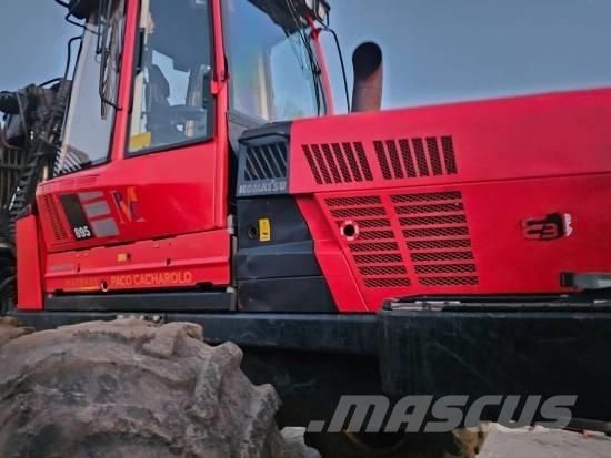 Komatsu 895 Kihordók