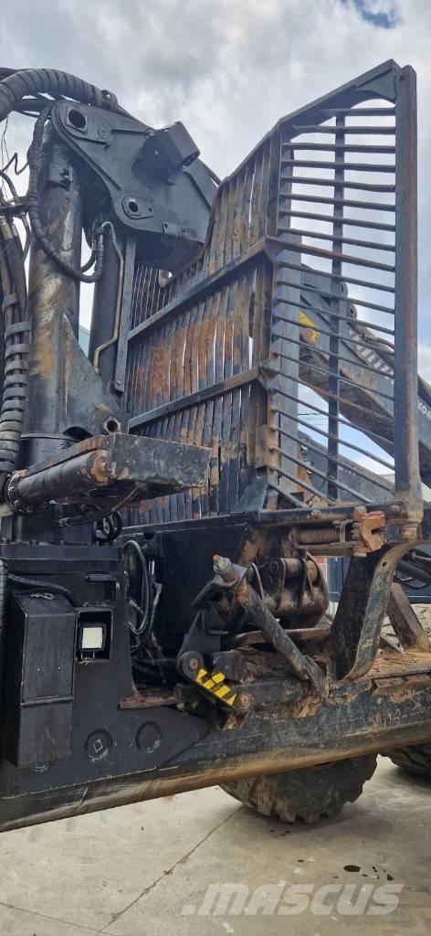 Komatsu 895 Kihordók