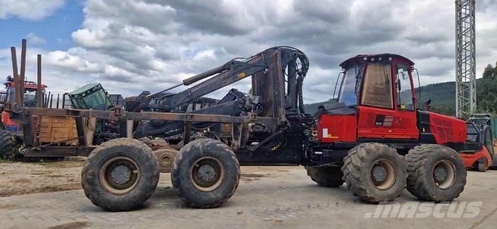 Komatsu 895 Kihordók