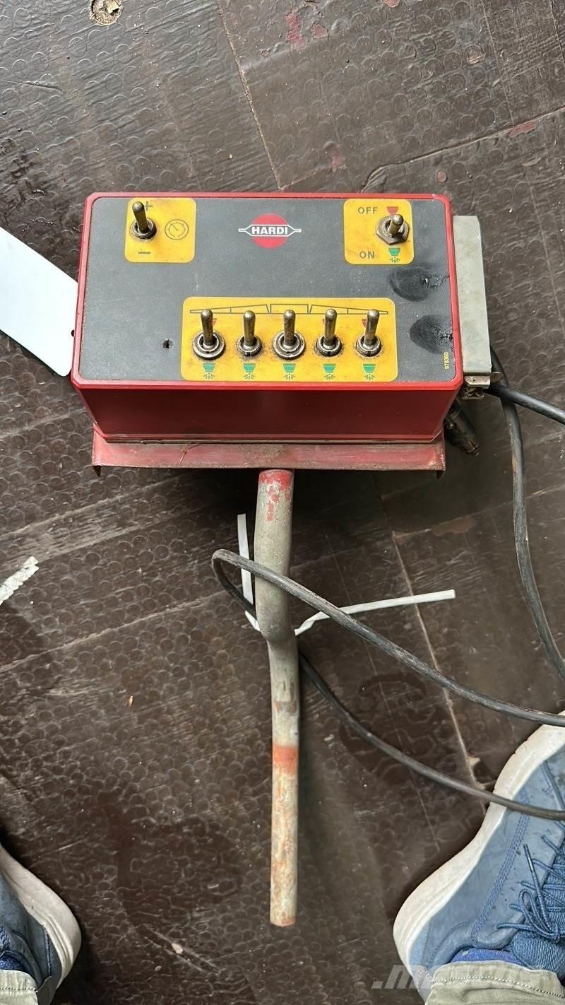 Hardi TZY 2400 Vontatott trágyaszórók