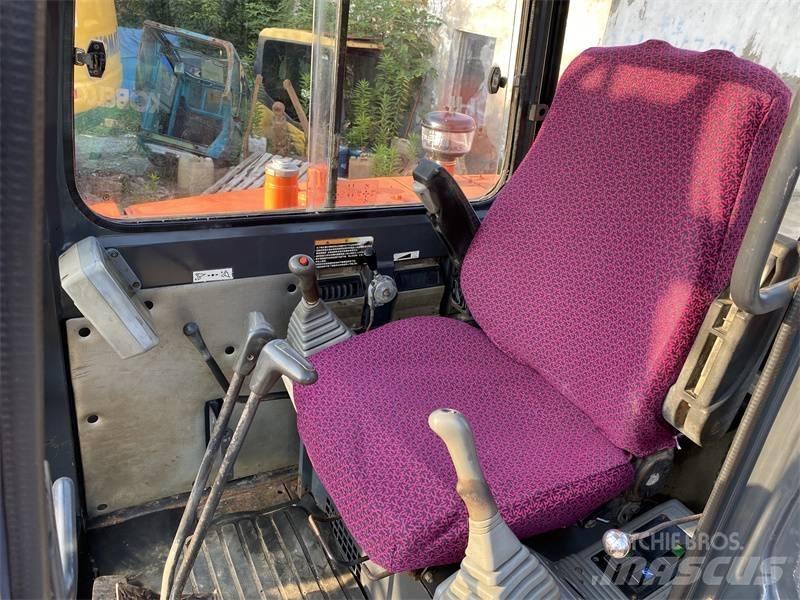 Doosan DX 55 Gumikerekes kotrók