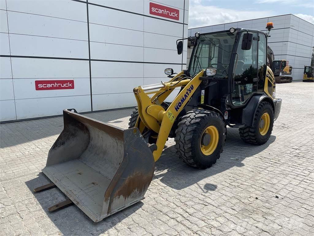 Komatsu WA70M-8EO Univerzális rakodók