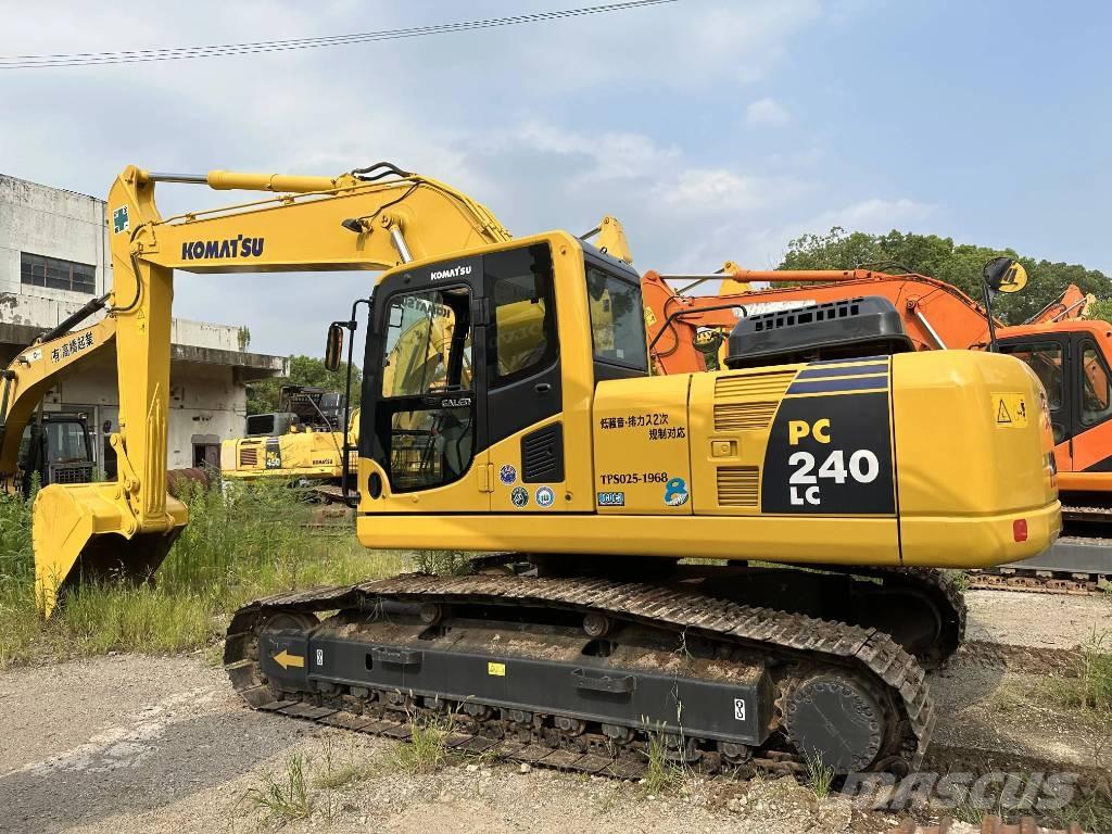Komatsu PC240-8 Lánctalpas kotrók