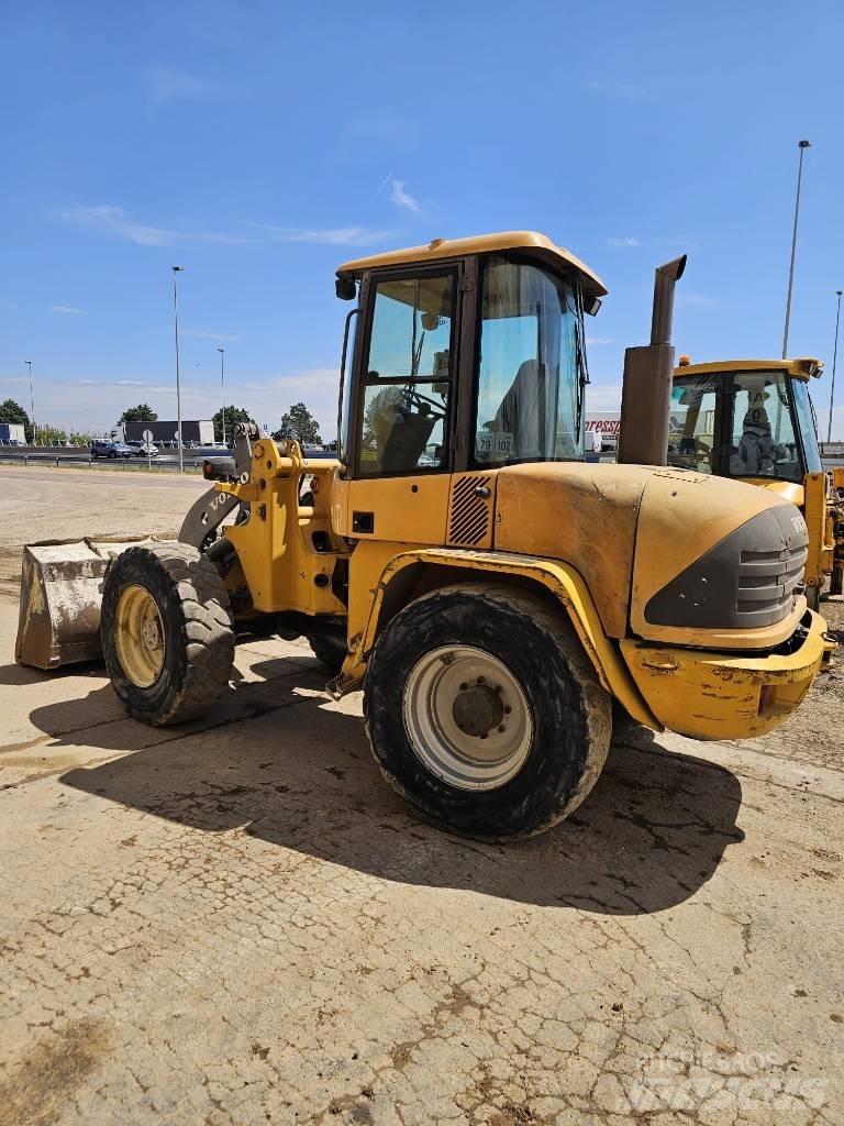 Volvo L 40 Gumikerekes homlokrakodók