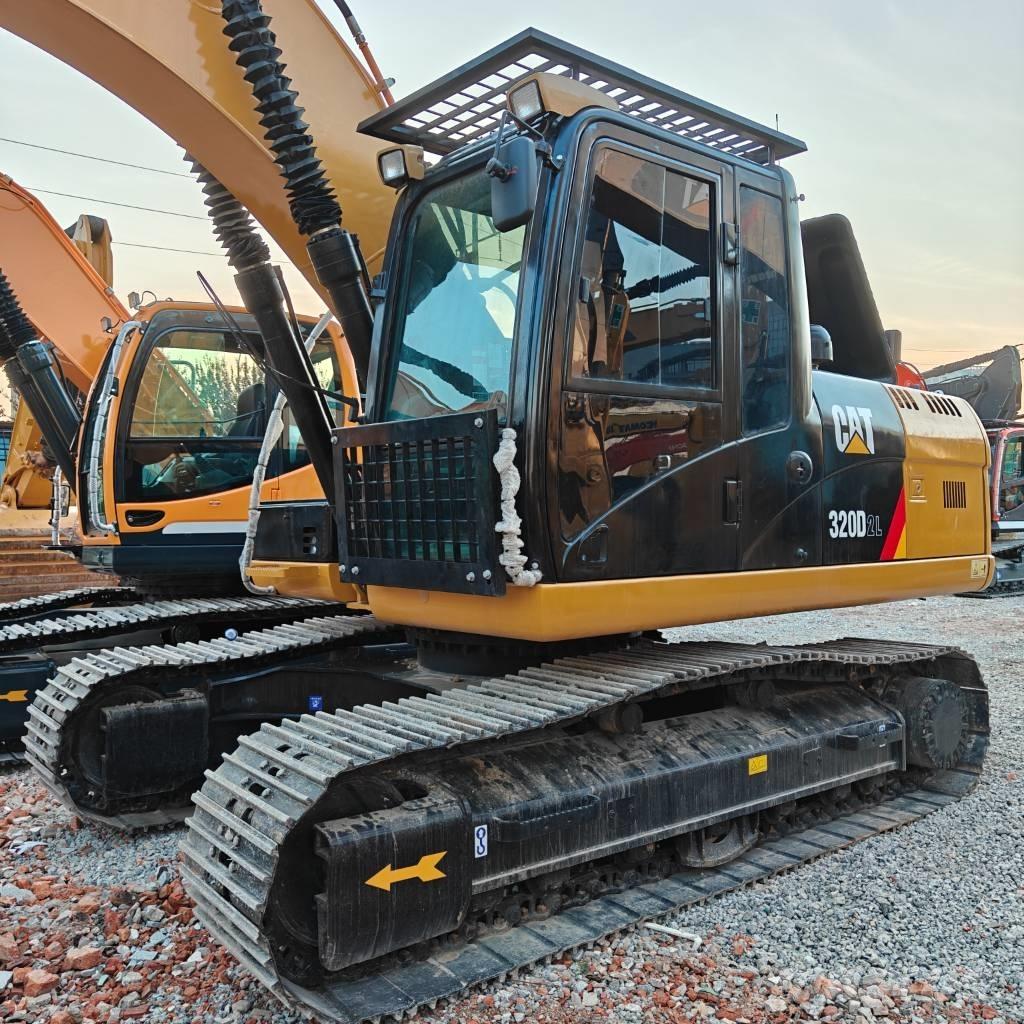 CAT 320D2L Lánctalpas kotrók
