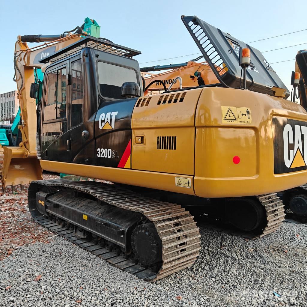 CAT 320D2L Lánctalpas kotrók