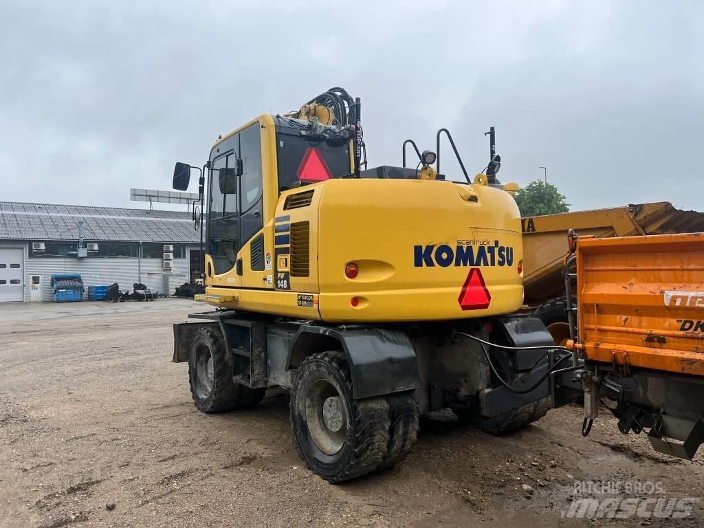 Komatsu PW 148 Gumikerekes kotrók