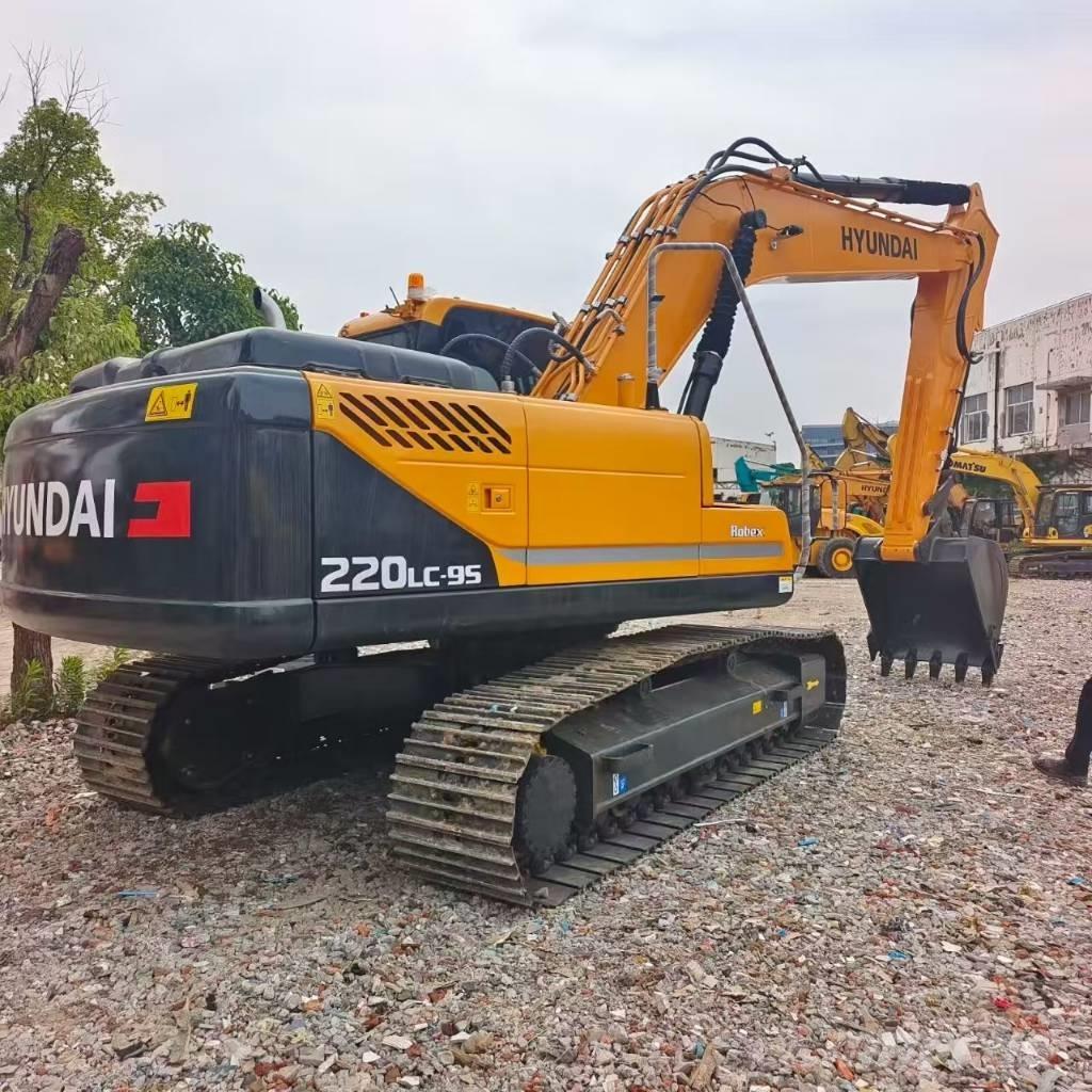 Hyundai 220 LC-9S Lánctalpas kotrók