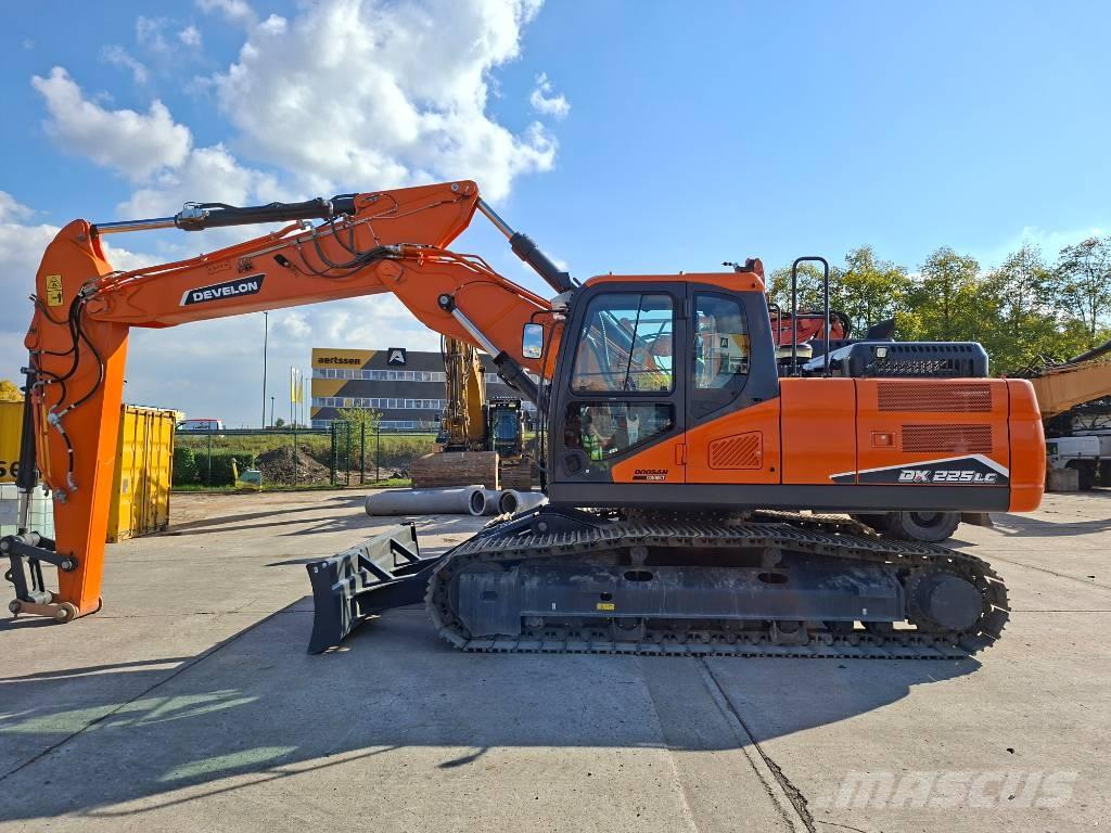 Develon DX 225 LC-7 Lánctalpas kotrók