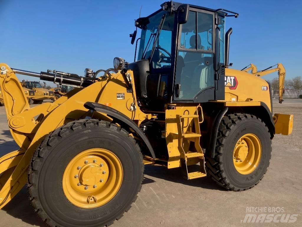 CAT 910 Gumikerekes homlokrakodók