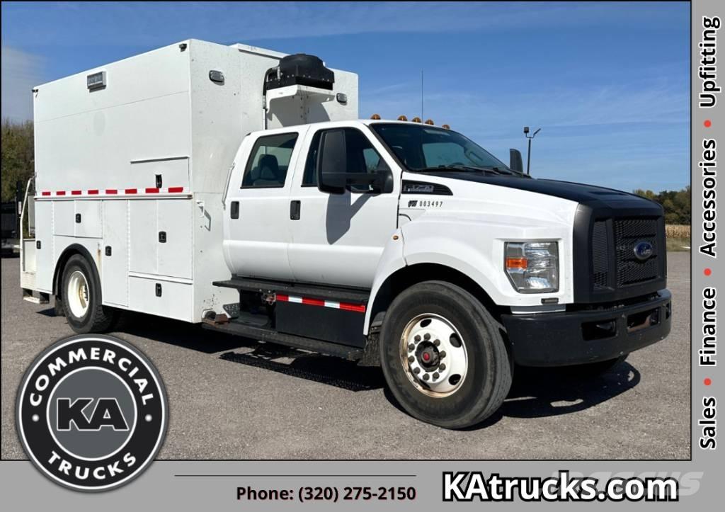Ford F 750 SD Kis teherszállító/Platós kocsi