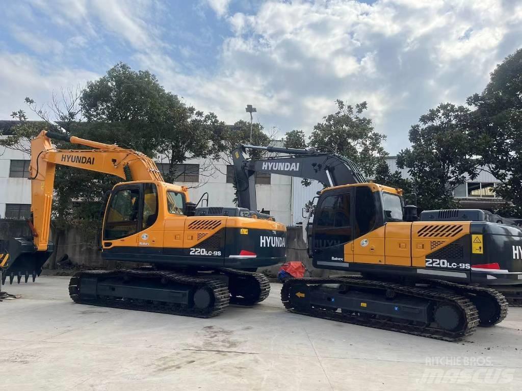 Hyundai R220LC-9S Gumikerekes kotrók