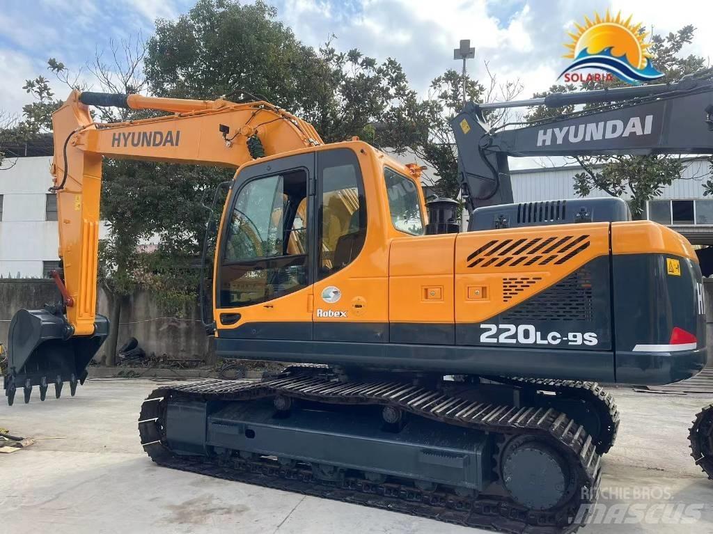 Hyundai R220LC-9S Gumikerekes kotrók