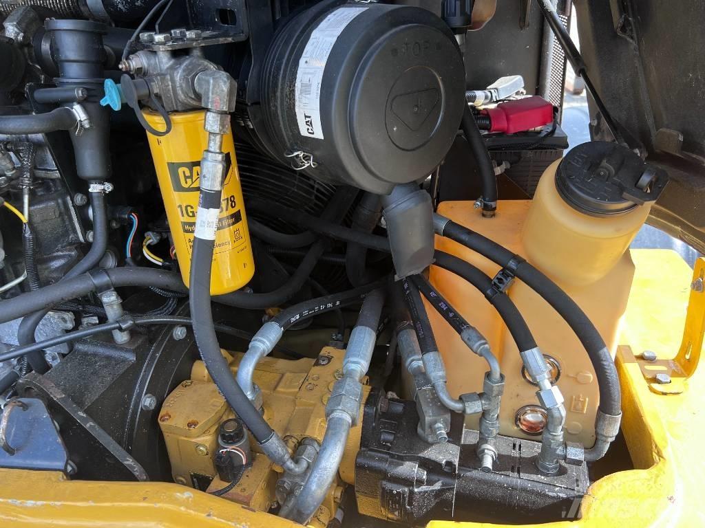 CAT 908 H Gumikerekes homlokrakodók