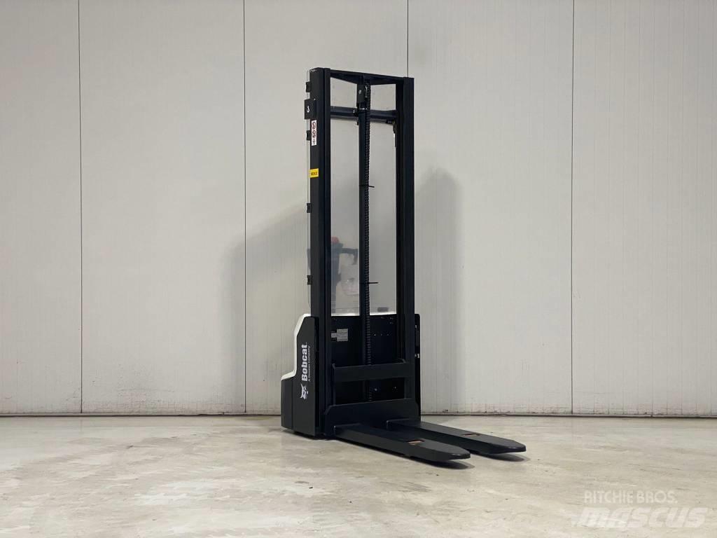 Bobcat LSM12N-7 Gyalogkíséretű targonca
