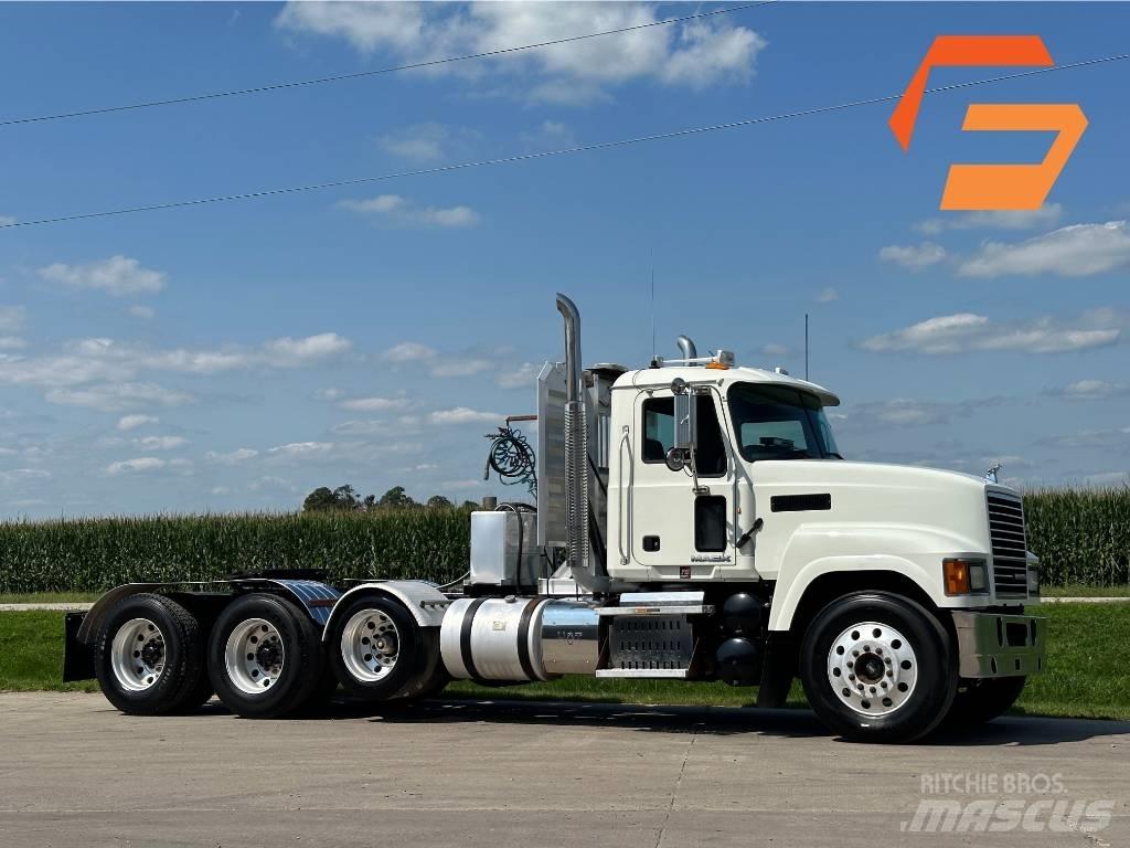 Mack Pinnacle CH613 Nyergesvontatók