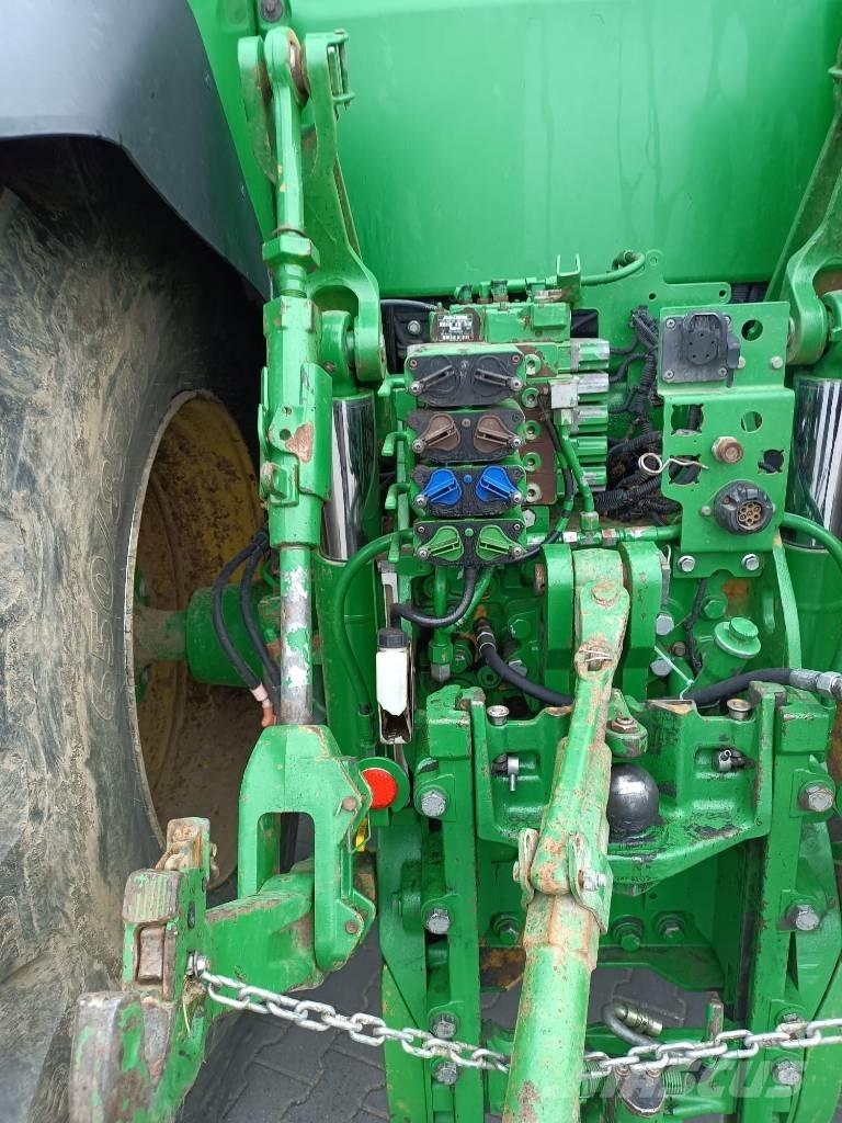 John Deere 7215 R Traktorok