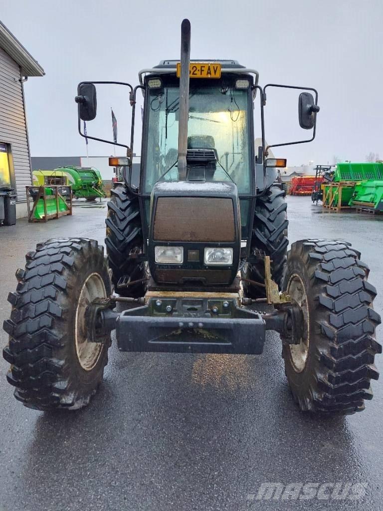 Valtra Valmet 900 Traktorok