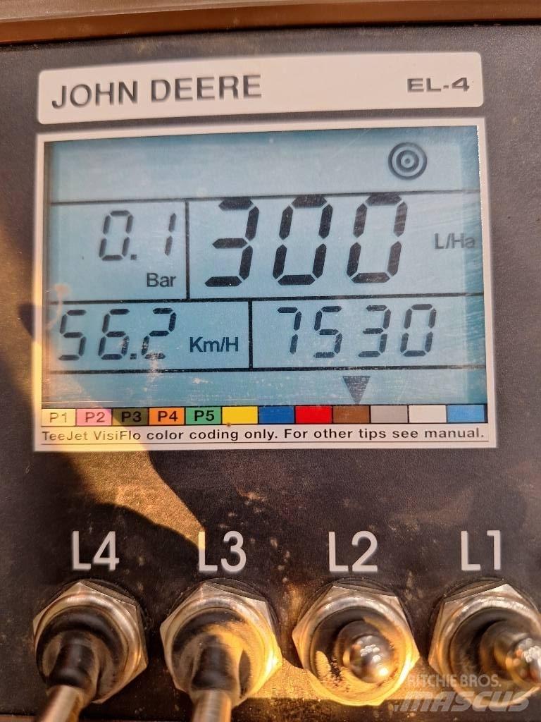 John Deere 740 Vontatott trágyaszórók