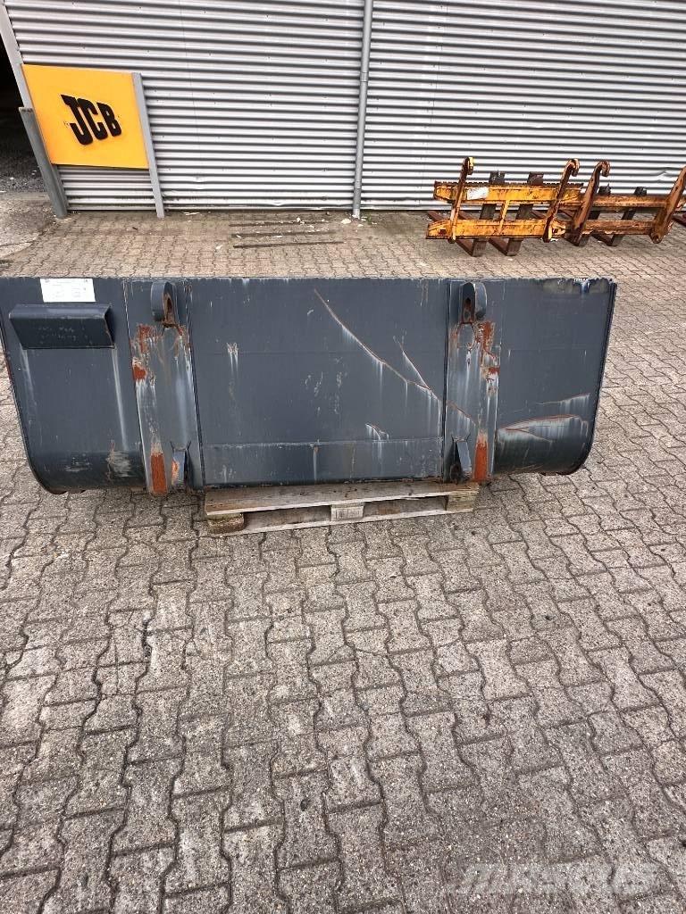 JCB Læsseskovl - 226cm Kanalak