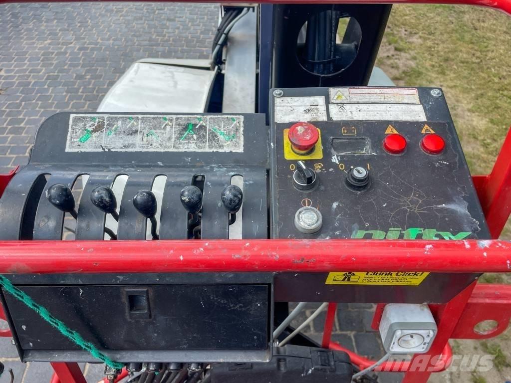 Niftylift 150 T Pótkocsira szerelt emelők és állványok