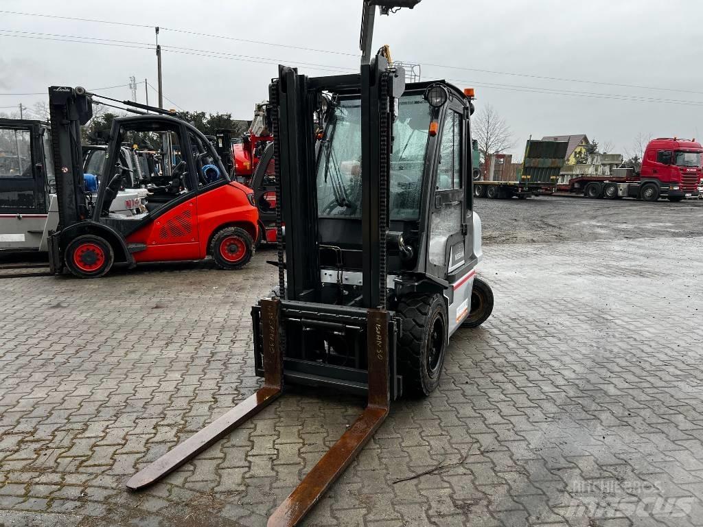 Nissan UG1D2A30LQ Gázüzemű targoncák