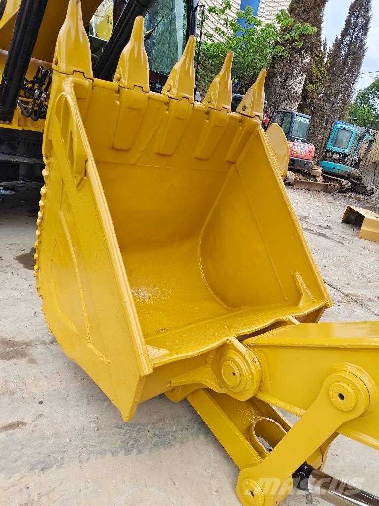CAT 330D2L Lánctalpas kotrók