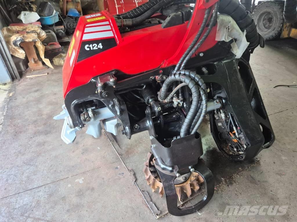 Komatsu C 124 Betakarító fejek