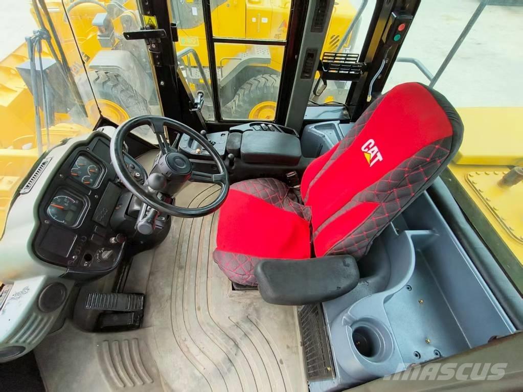 CAT 966 H Gumikerekes homlokrakodók