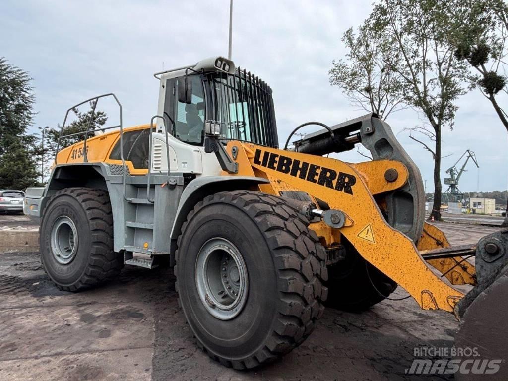 Liebherr L 566 Gumikerekes homlokrakodók