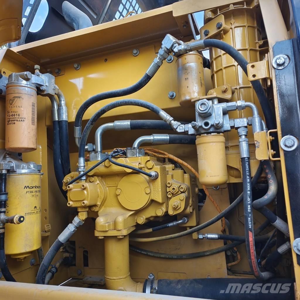CAT 320 D Lánctalpas kotrók