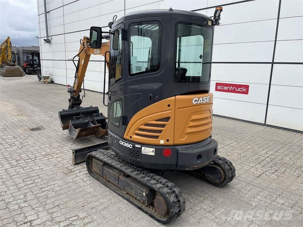 CASE CX26C Gumikerekes kotrók