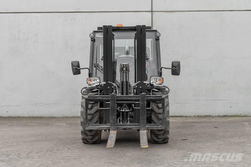 Manitou MC 30-4 Dízel targoncák