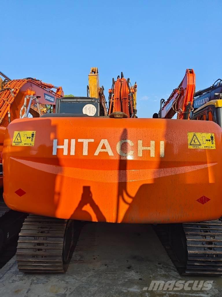 Hitachi ZX 210 Lánctalpas kotrók
